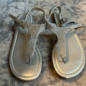 Bandolino silver sparkle thong sandal